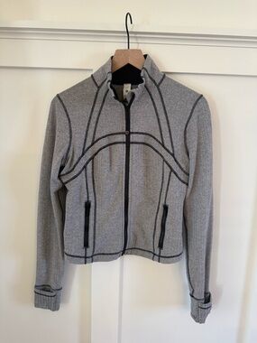 Define Cropped Jacket - Herringbone Size 10 in Heathered Black